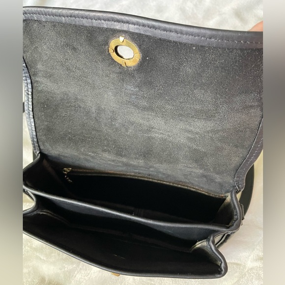 Genuine Vintage COACH Leather Purse - Picture 9 of 15